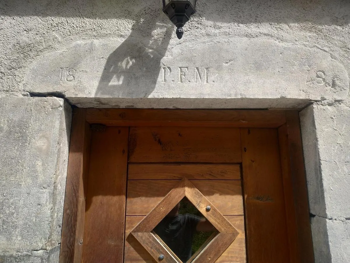 Apartment Appartement Dans Ferme Renovee Au Coeur Du Grand Massif Sixt-Fer-a-Cheval