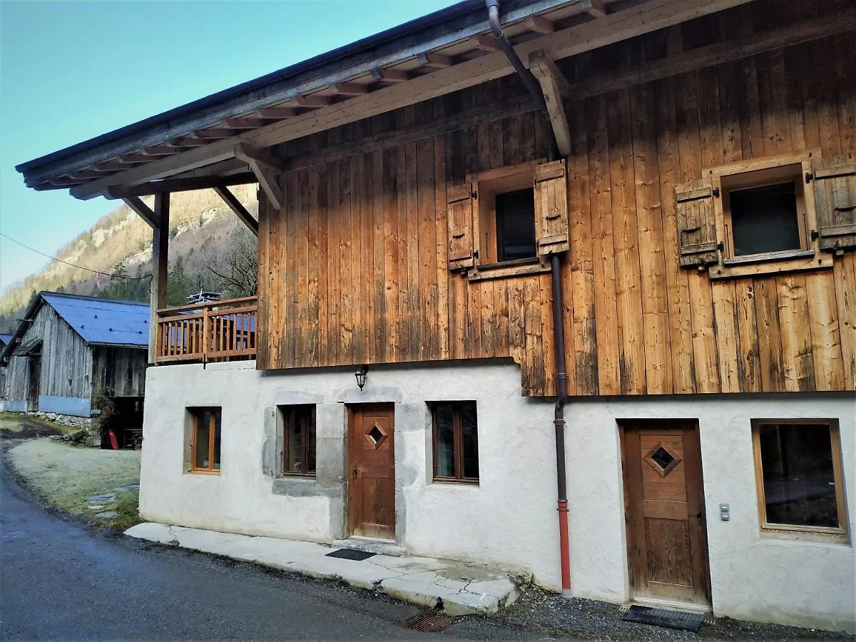 Apartment Appartement Dans Ferme Renovee Au Coeur Du Grand Massif Sixt-Fer-a-Cheval France